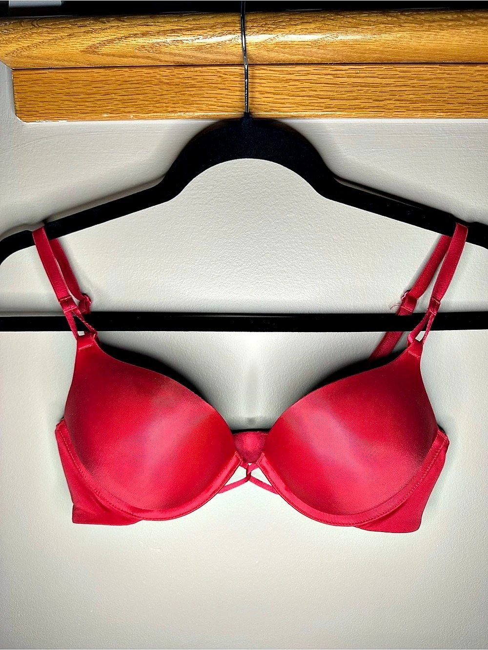 Victoria's Secret Miraculous Plunge Push-Up Bra Pink 34B